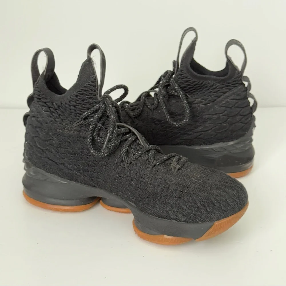 Nike Lebron 15 GS 'Black Gum' 922811-001 Size 6Y